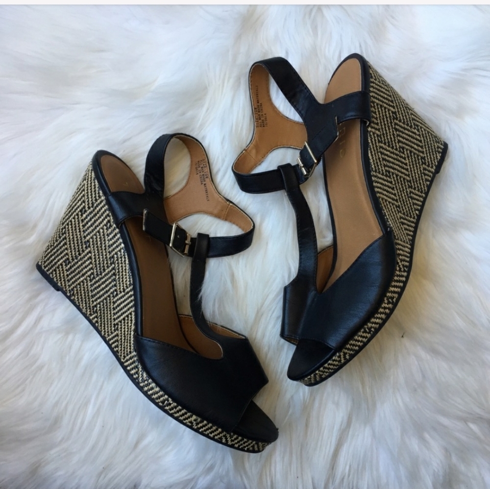 Torrid Wedge Sandals Heels Black WIDE Platform 10W
